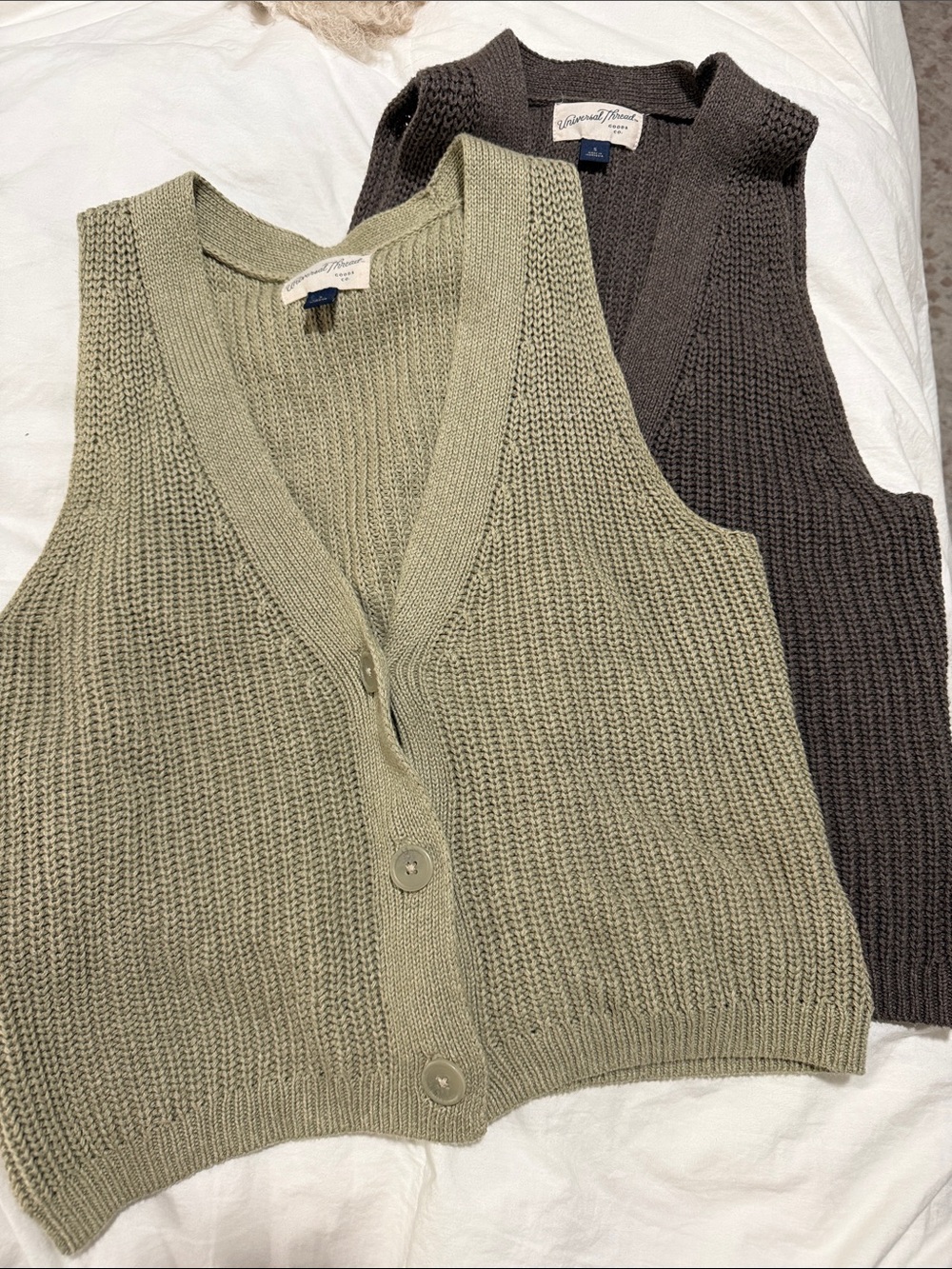 Universal Thread Women's V‑Neck Button Front Knit Vest - Olive & brown